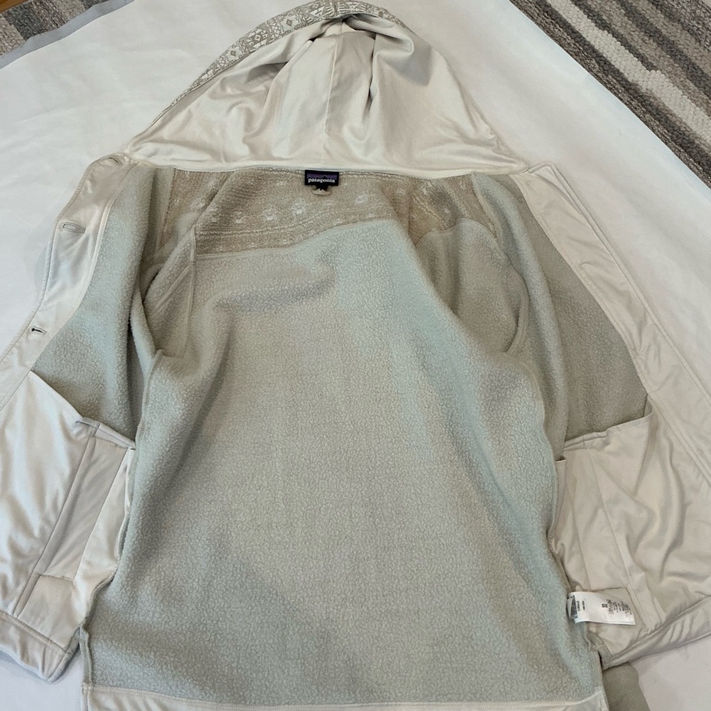 Patagonia Better Sweater Icelandic Cozy Hooded Button-Up Jacket in Cream Large - Picture 9 of 16
